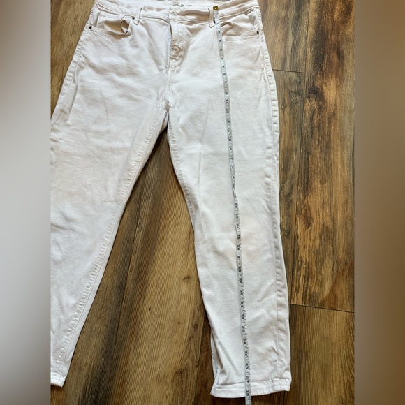 Old Navy Women's White Straight Leg Jeans Size 16 - Picture 6 of 10